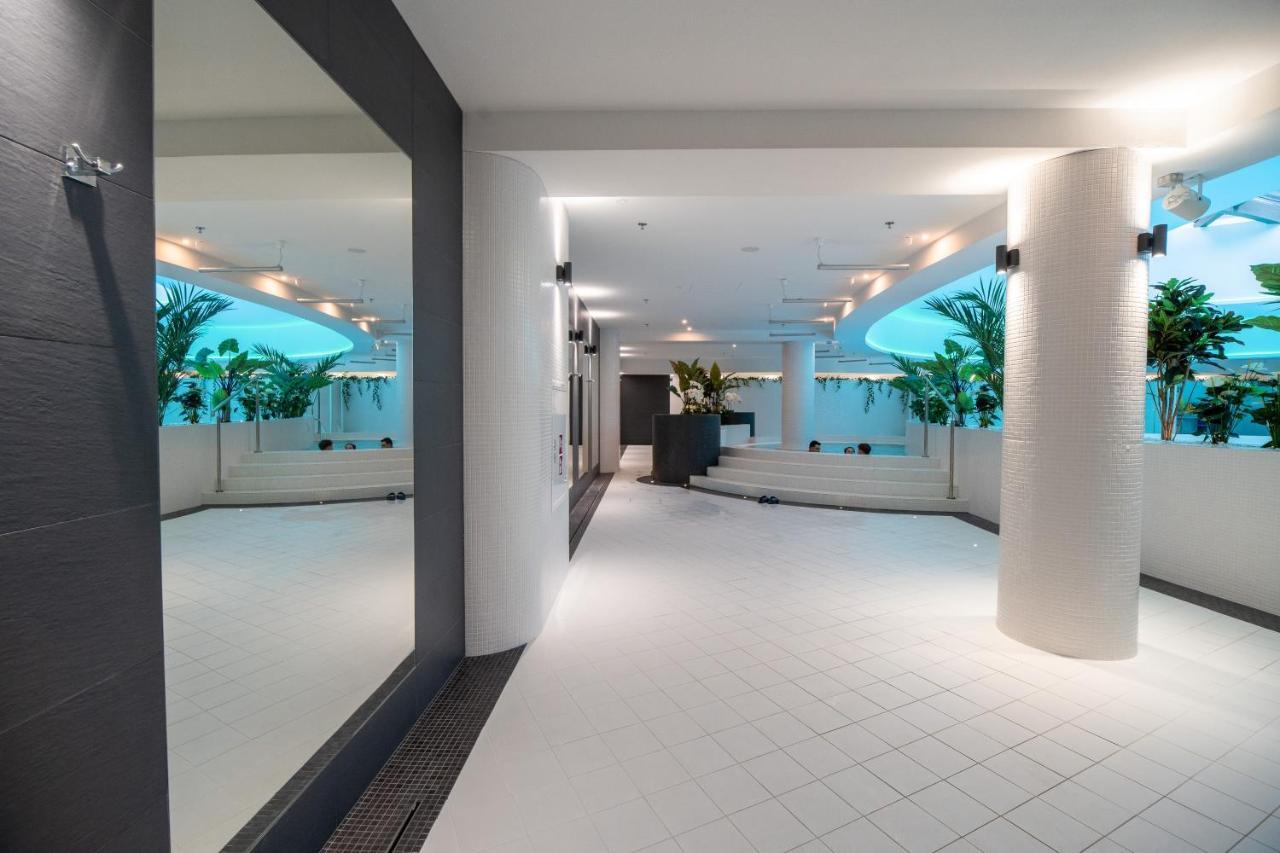 Hanza Tower Luxury Apartment *